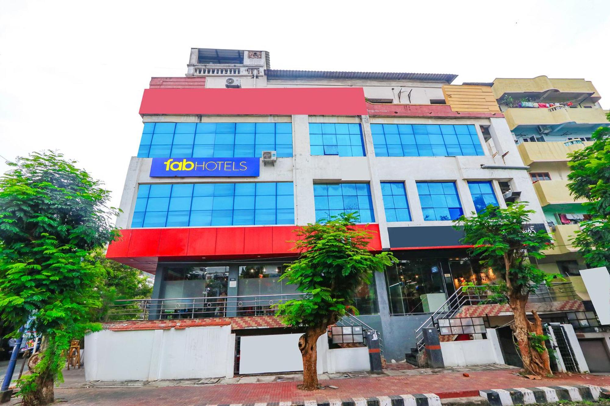 Fabexpress Korner Inn - Sivaji Park Visakhapatnam Buitenkant foto