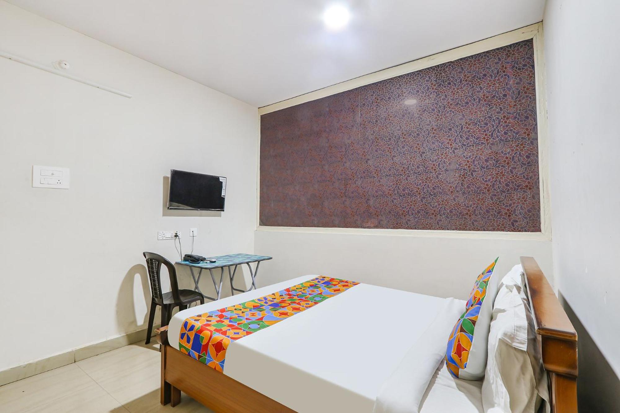 Fabexpress Korner Inn - Sivaji Park Visakhapatnam Buitenkant foto
