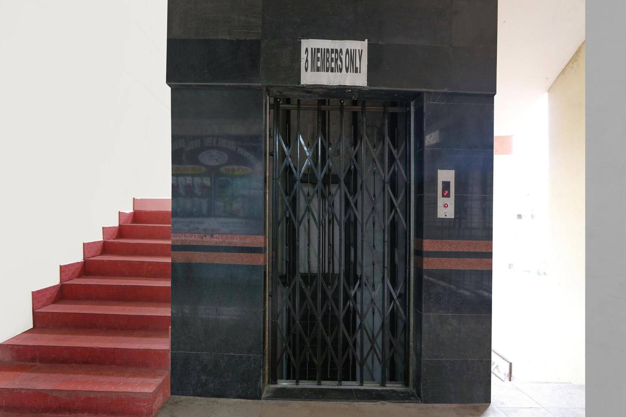 Fabexpress Korner Inn - Sivaji Park Visakhapatnam Buitenkant foto