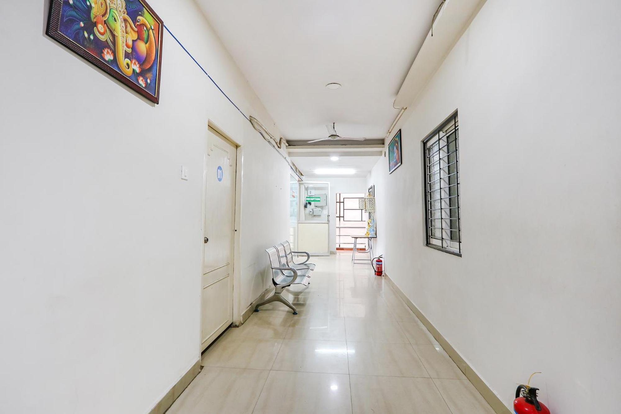 Fabexpress Korner Inn - Sivaji Park Visakhapatnam Buitenkant foto