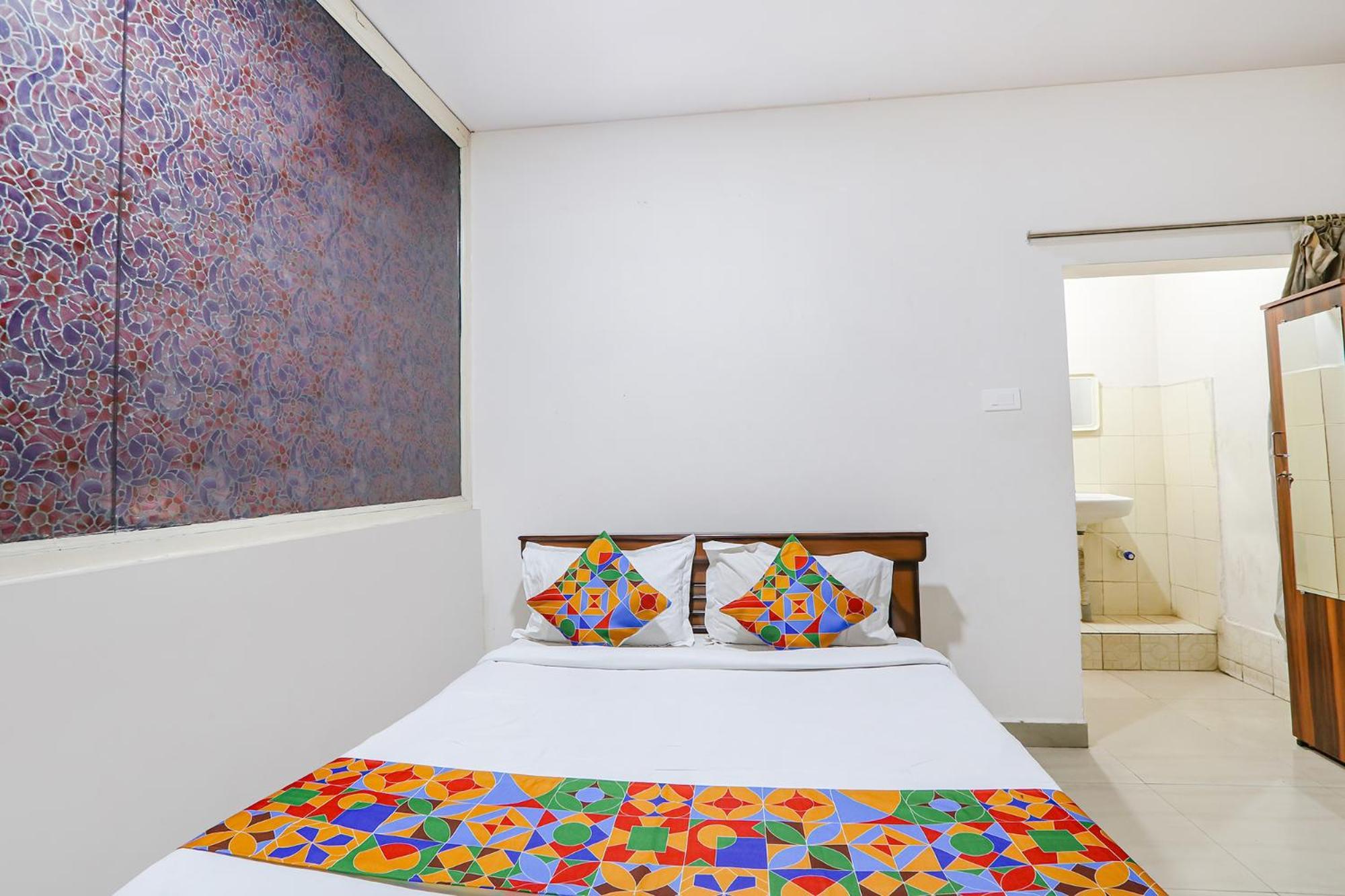 Fabexpress Korner Inn - Sivaji Park Visakhapatnam Buitenkant foto